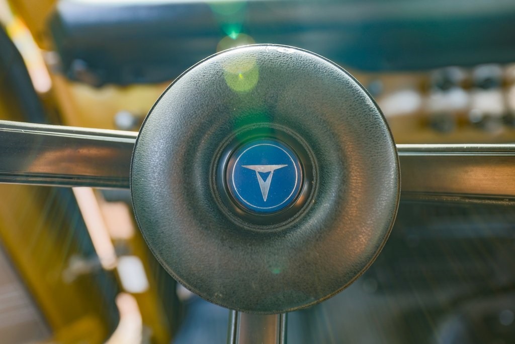 restored-1976-toyota-fj40 (40)