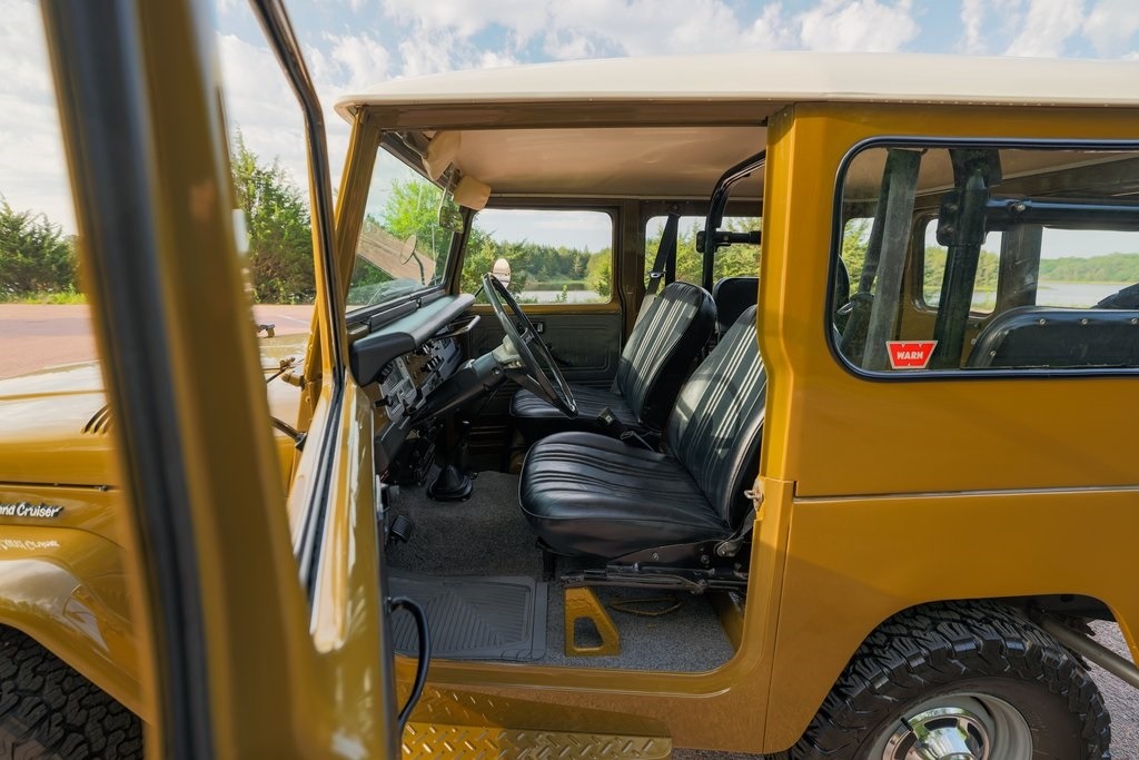 restored-1976-toyota-fj40 (42)