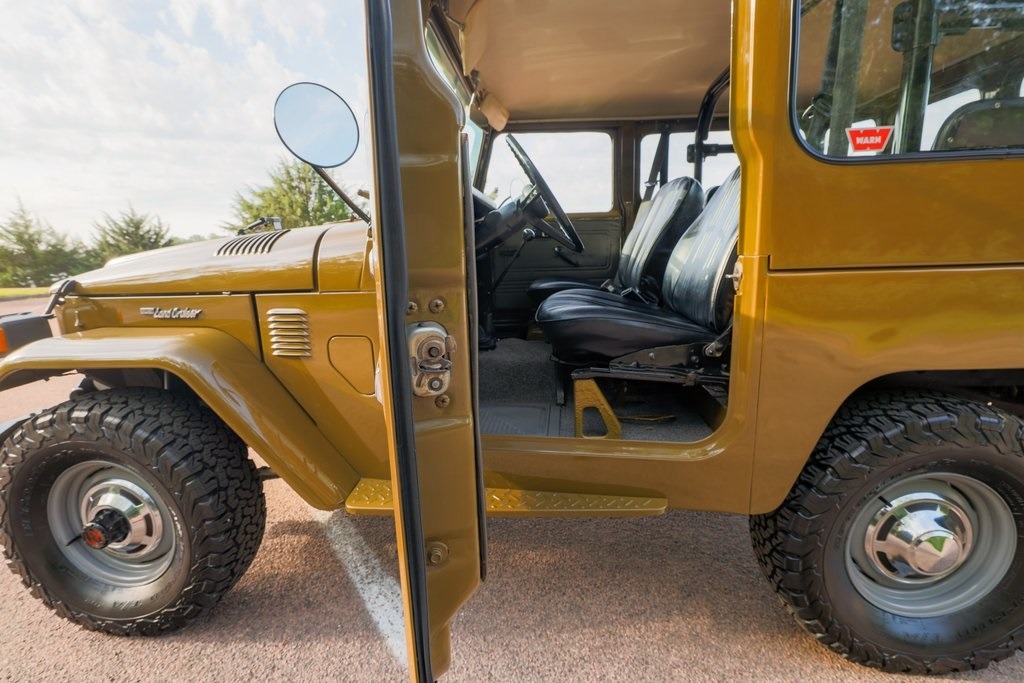 restored-1976-toyota-fj40 (43)