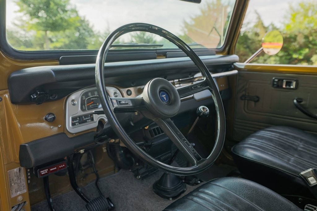 restored-1976-toyota-fj40 (46)