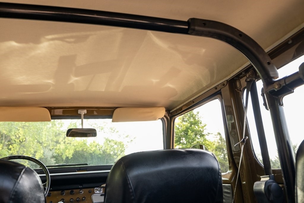 restored-1976-toyota-fj40 (54)
