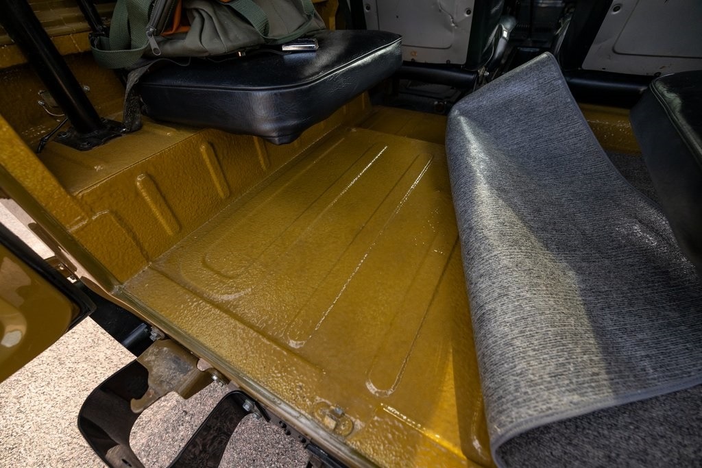 restored-1976-toyota-fj40 (57)