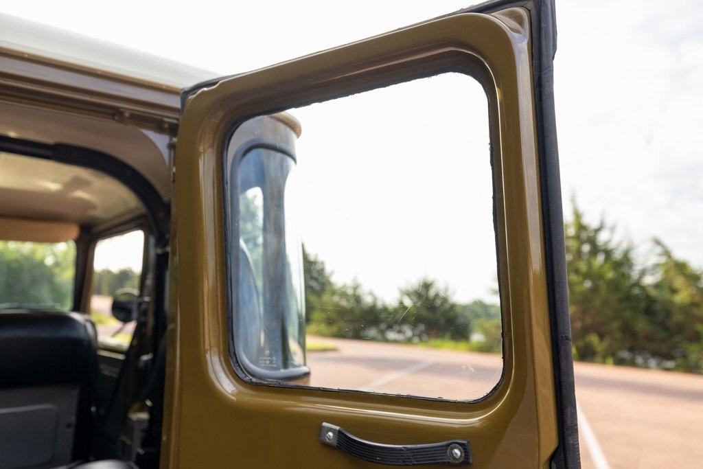 restored-1976-toyota-fj40 (59)