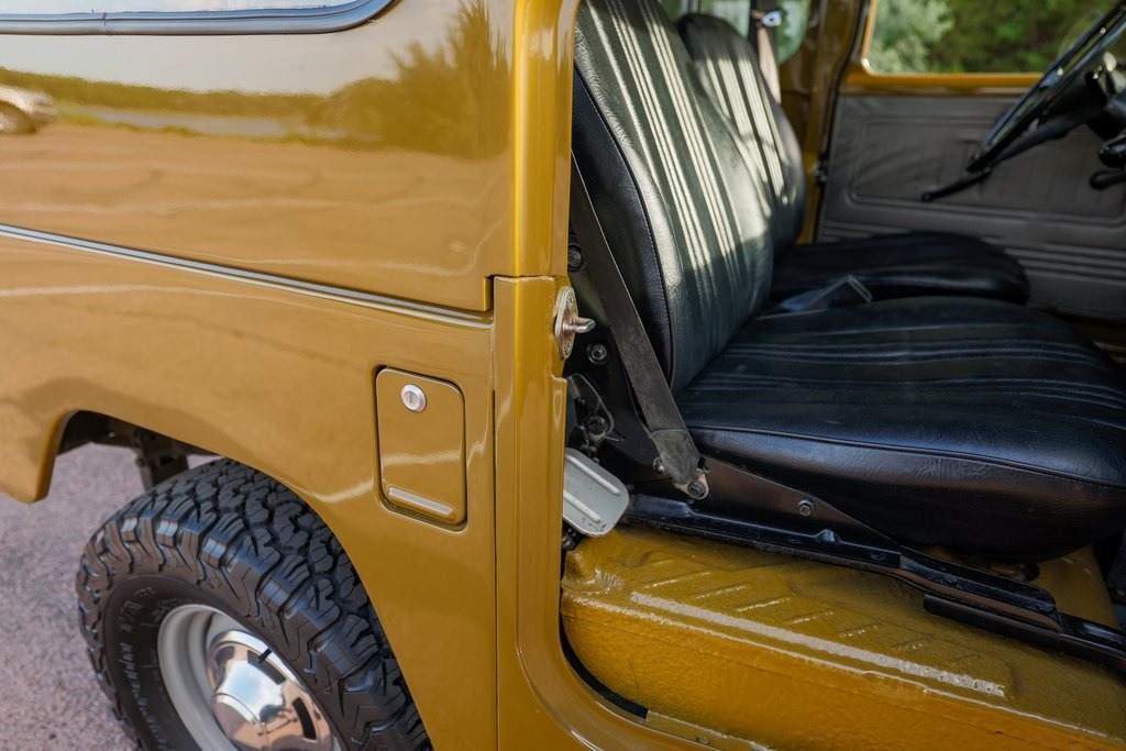 restored-1976-toyota-fj40 (6)