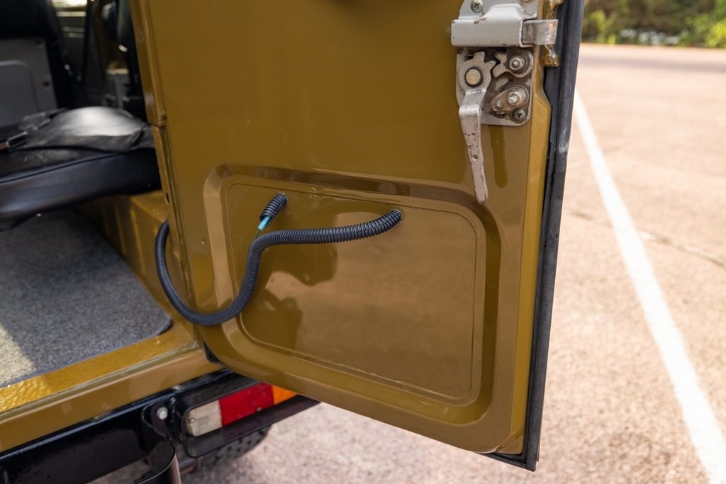 restored-1976-toyota-fj40 (60)