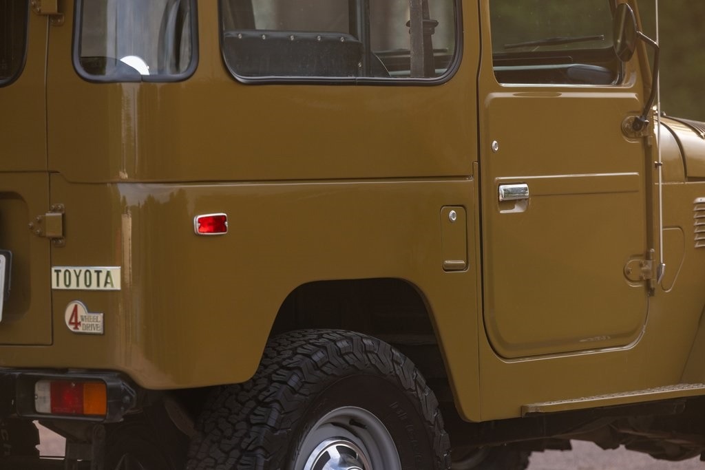 restored-1976-toyota-fj40 (62)