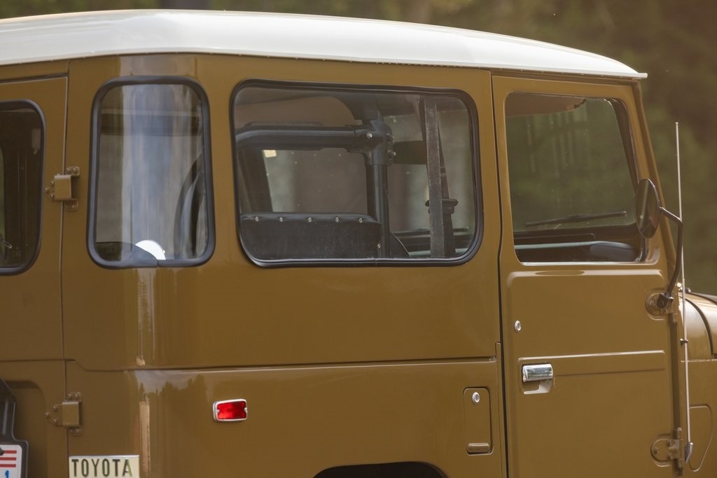 restored-1976-toyota-fj40 (64)
