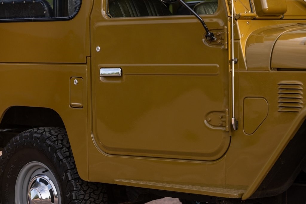 restored-1976-toyota-fj40 (66)