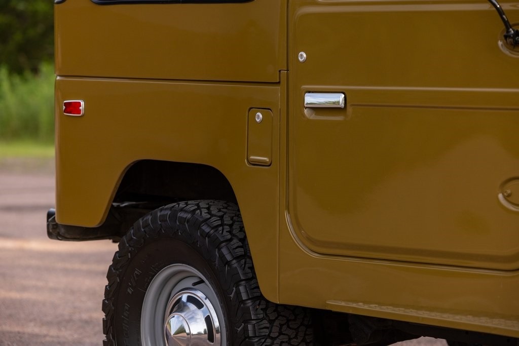 restored-1976-toyota-fj40 (68)