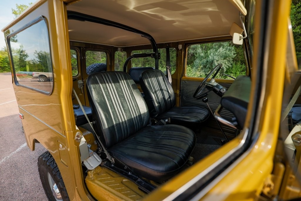 restored-1976-toyota-fj40 (7)