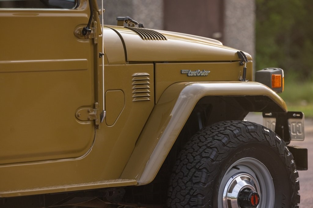 restored-1976-toyota-fj40 (70)