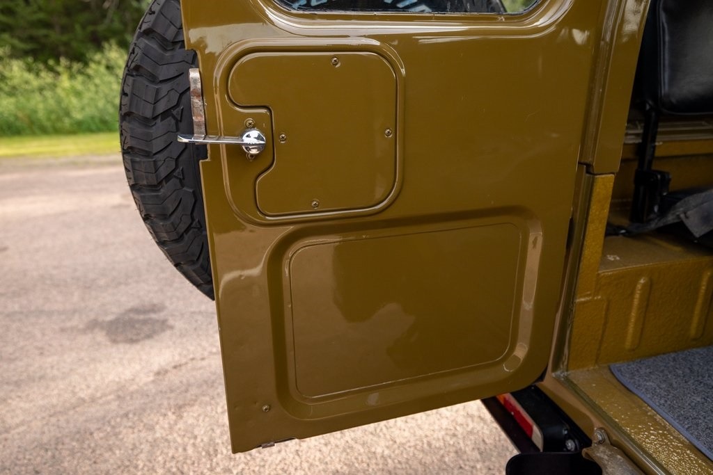 restored-1976-toyota-fj40 (72)
