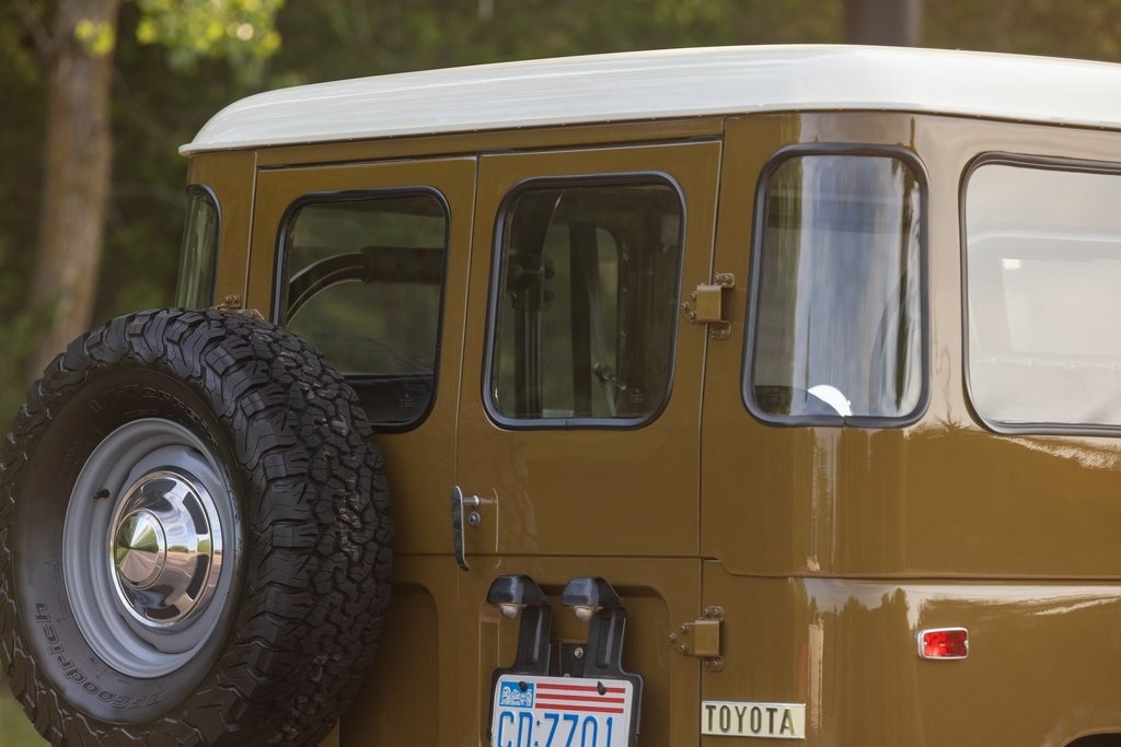 restored-1976-toyota-fj40 (77)