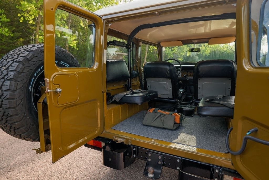 restored-1976-toyota-fj40 (79)
