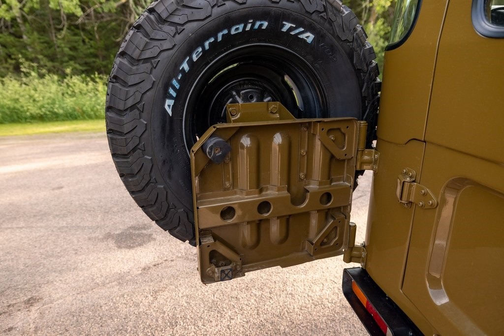 restored-1976-toyota-fj40 (83)