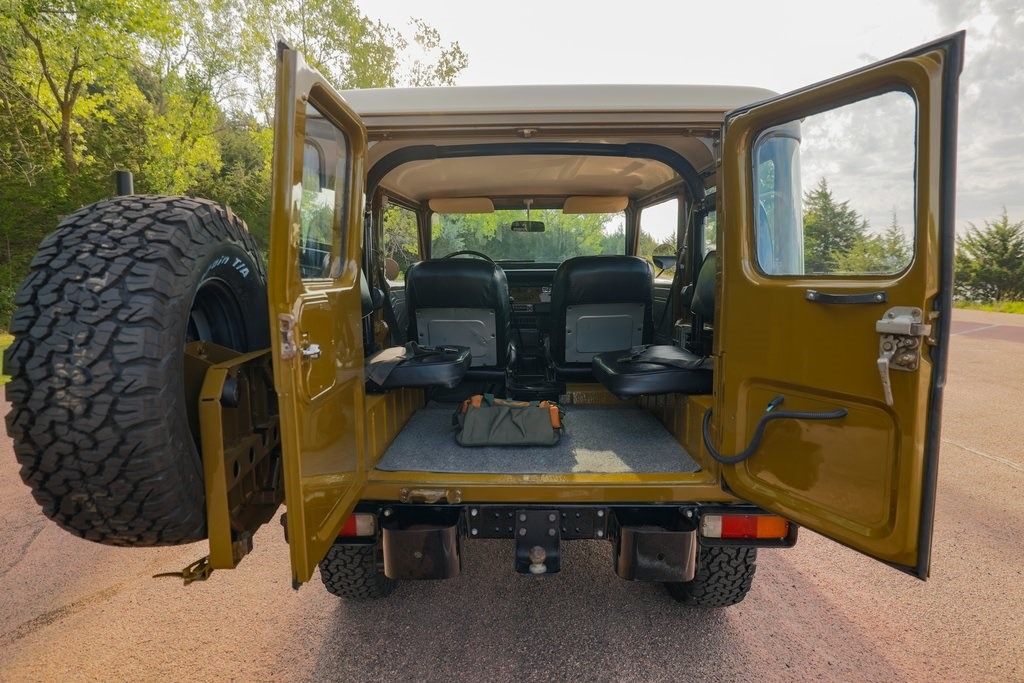 restored-1976-toyota-fj40 (87)