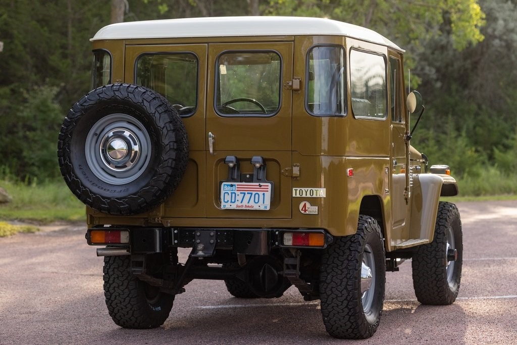 restored-1976-toyota-fj40 (88)