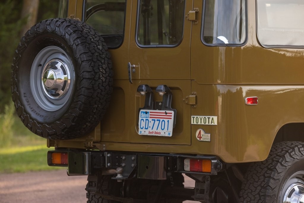 restored-1976-toyota-fj40 (89)