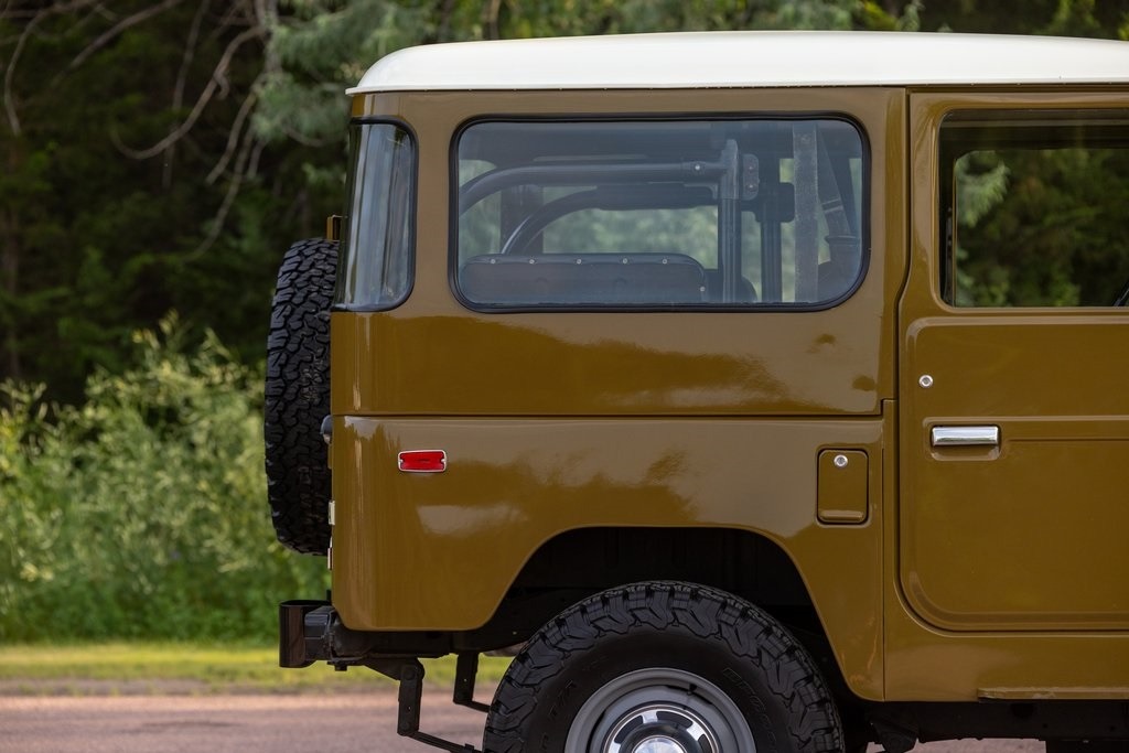 restored-1976-toyota-fj40 (92)