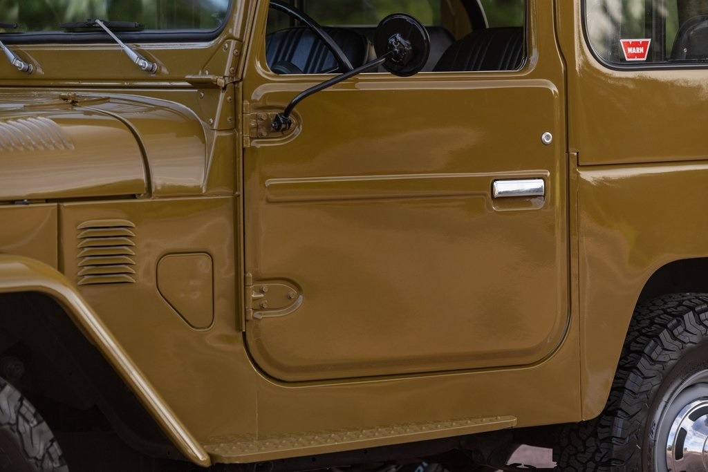 restored-1976-toyota-fj40 (98)
