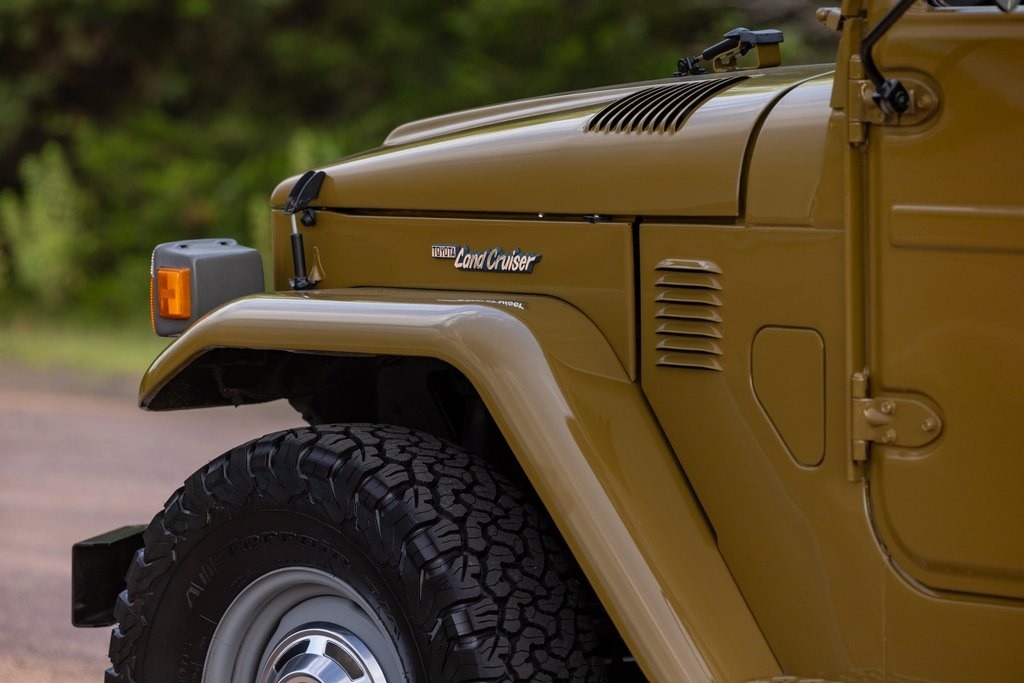 restored-1976-toyota-fj40 (99)