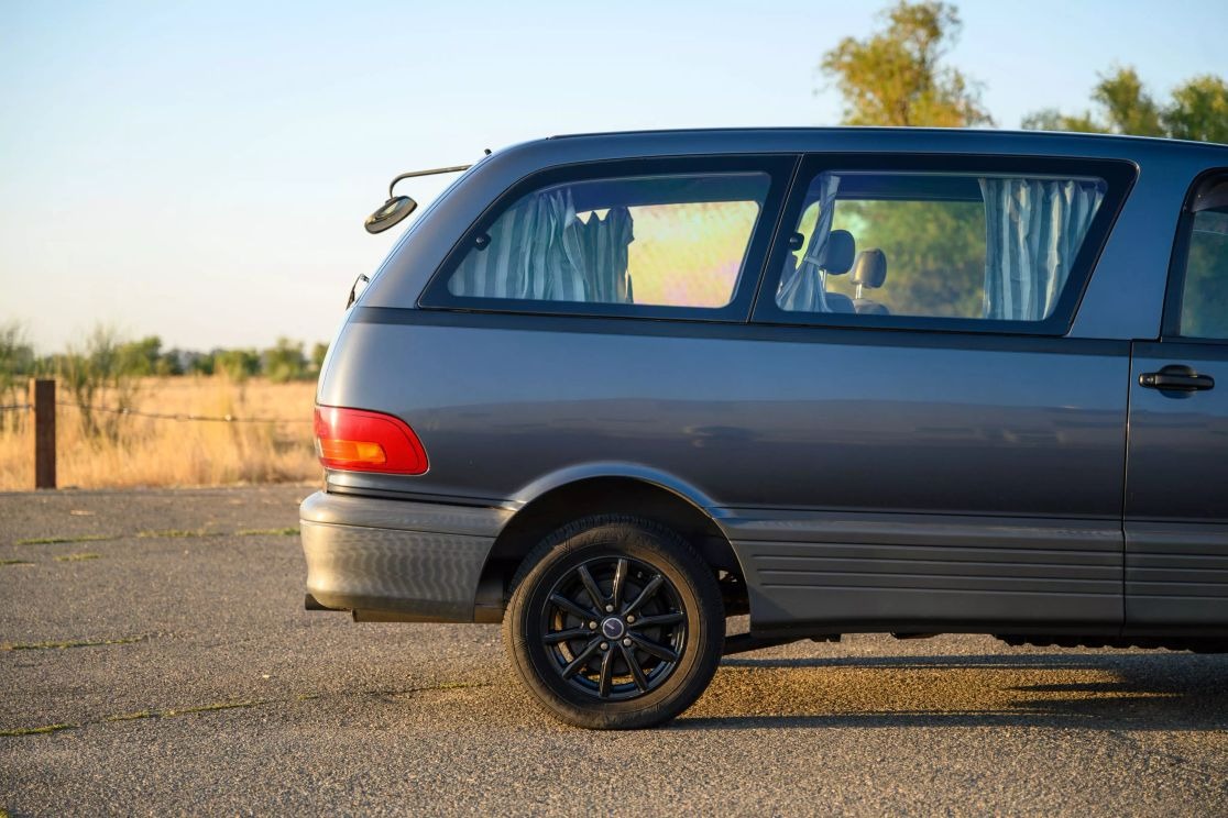 toyota-estima-lucida-for-sale (110)