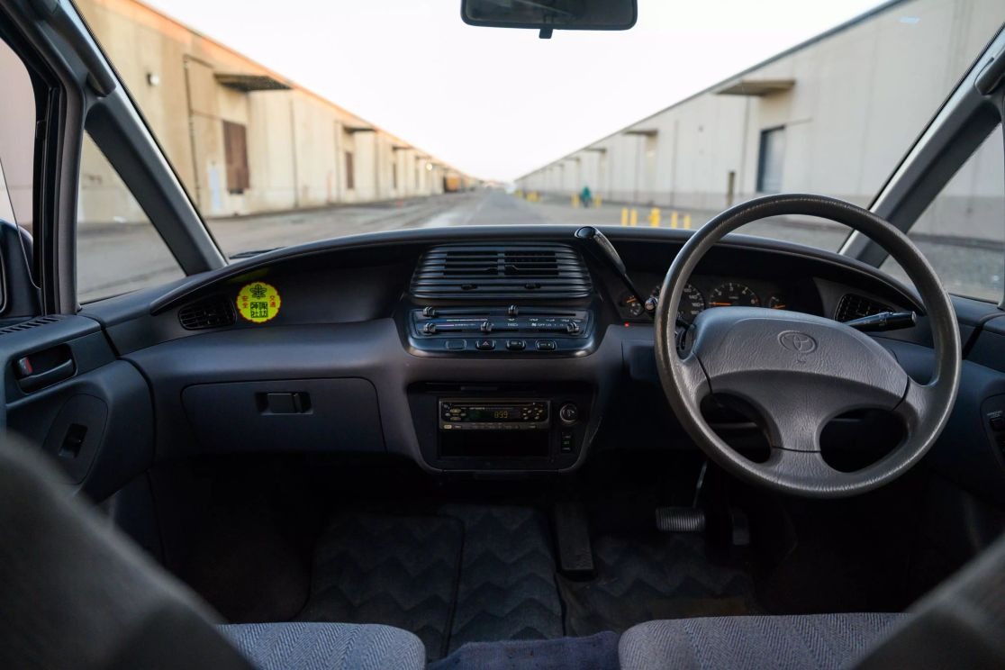 toyota-estima-lucida-for-sale (118)