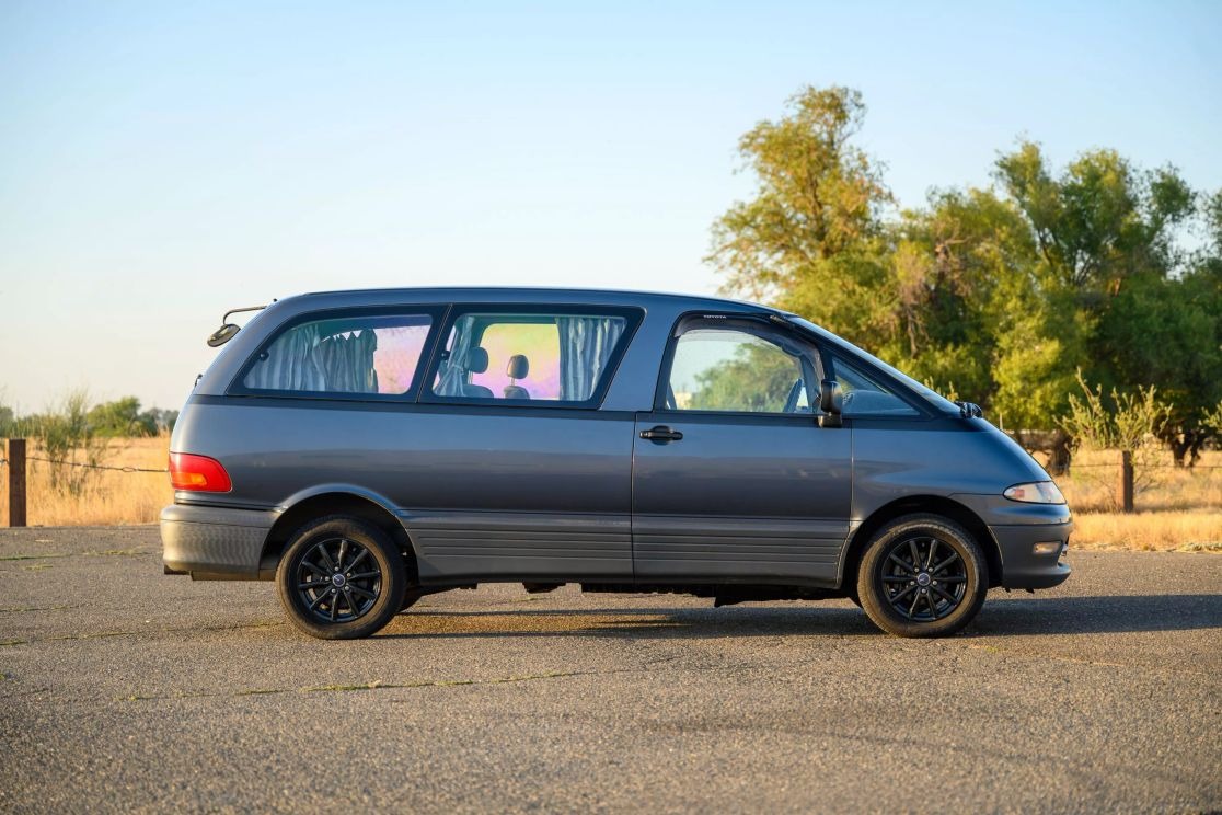 toyota-estima-lucida-for-sale (127)