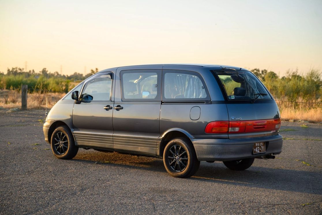 toyota-estima-lucida-for-sale (131)