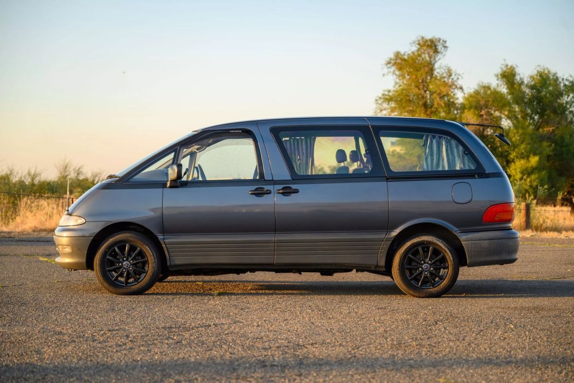 toyota-estima-lucida-for-sale (134)