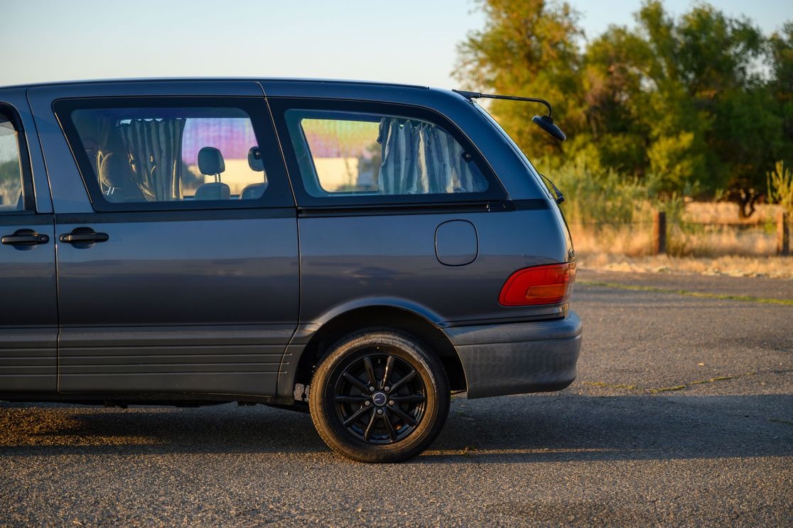 toyota-estima-lucida-for-sale (90)