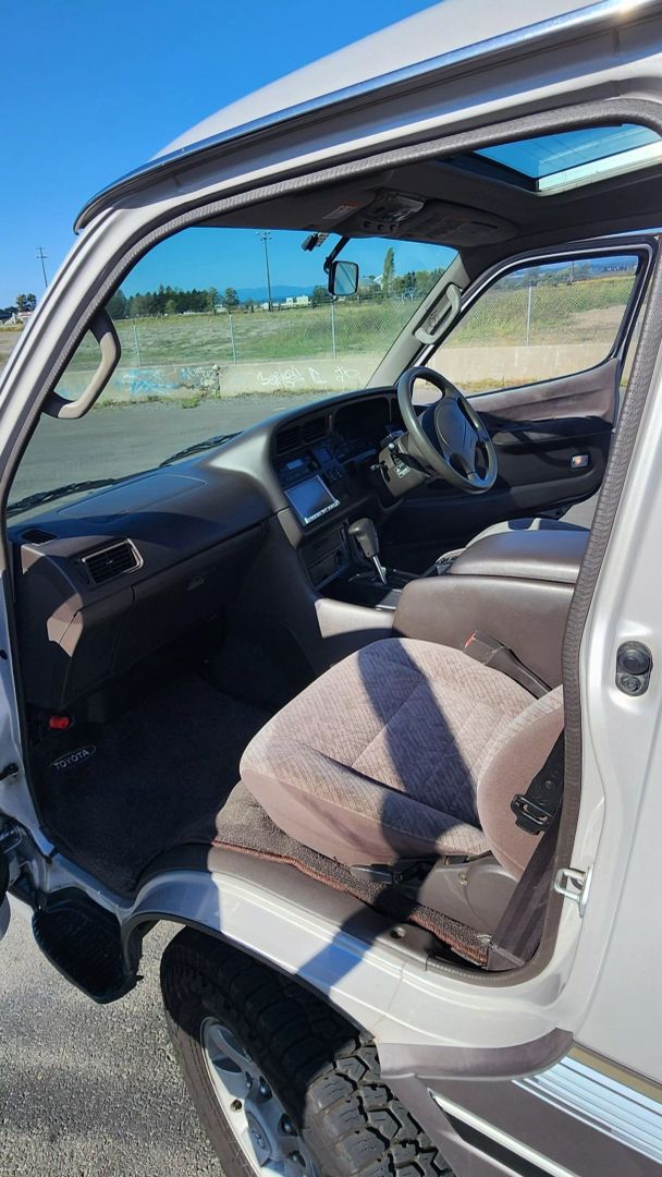 toyota-hiace-wagon-for-sale-30