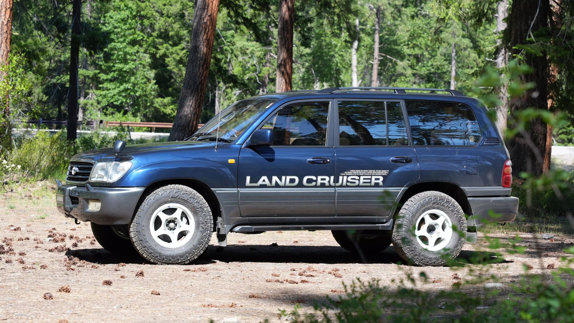 toyota-land-cruiser-100-series-for-sale-06