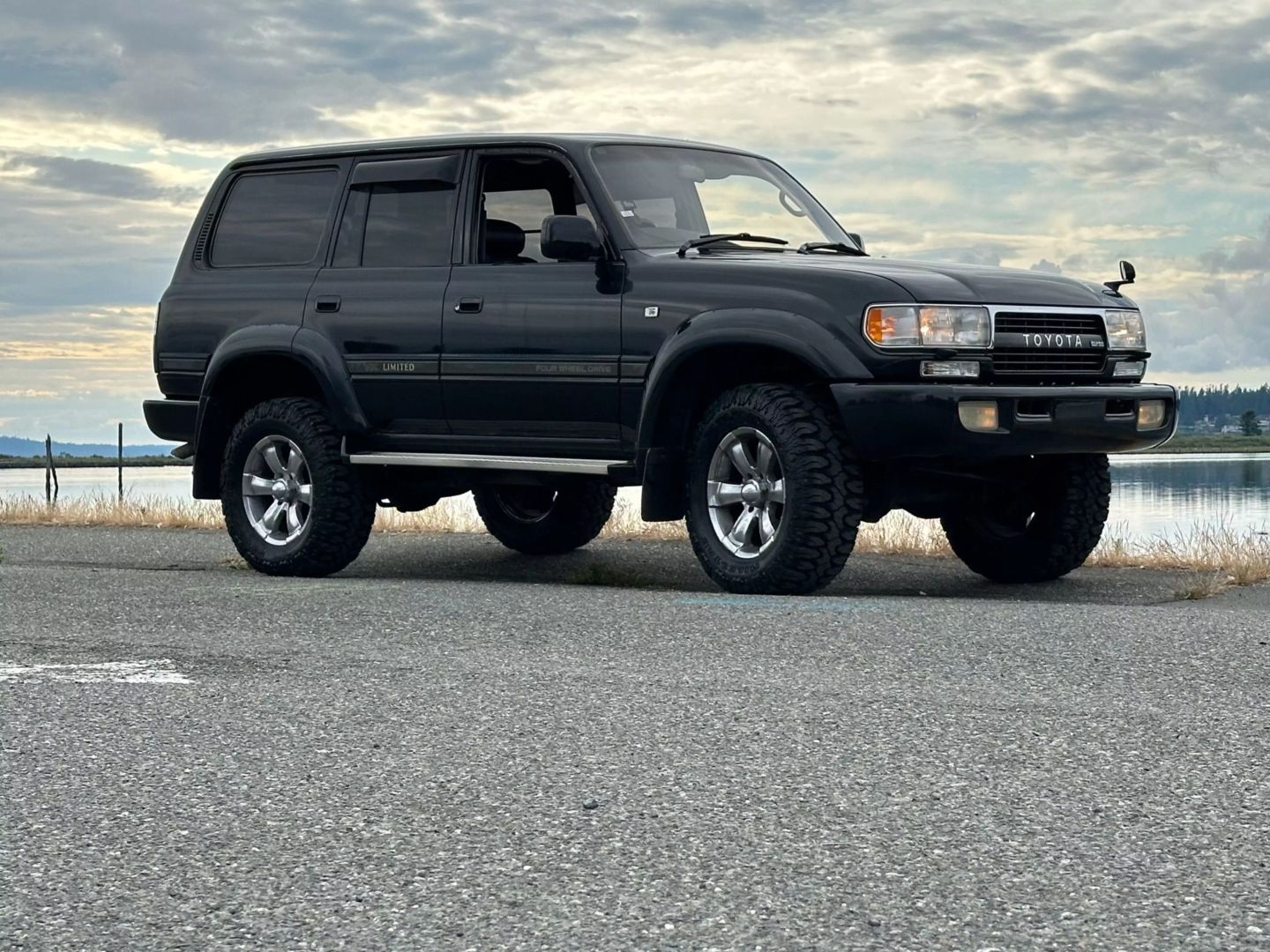 toyota-land-cruiser-80-series-for-sale-05
