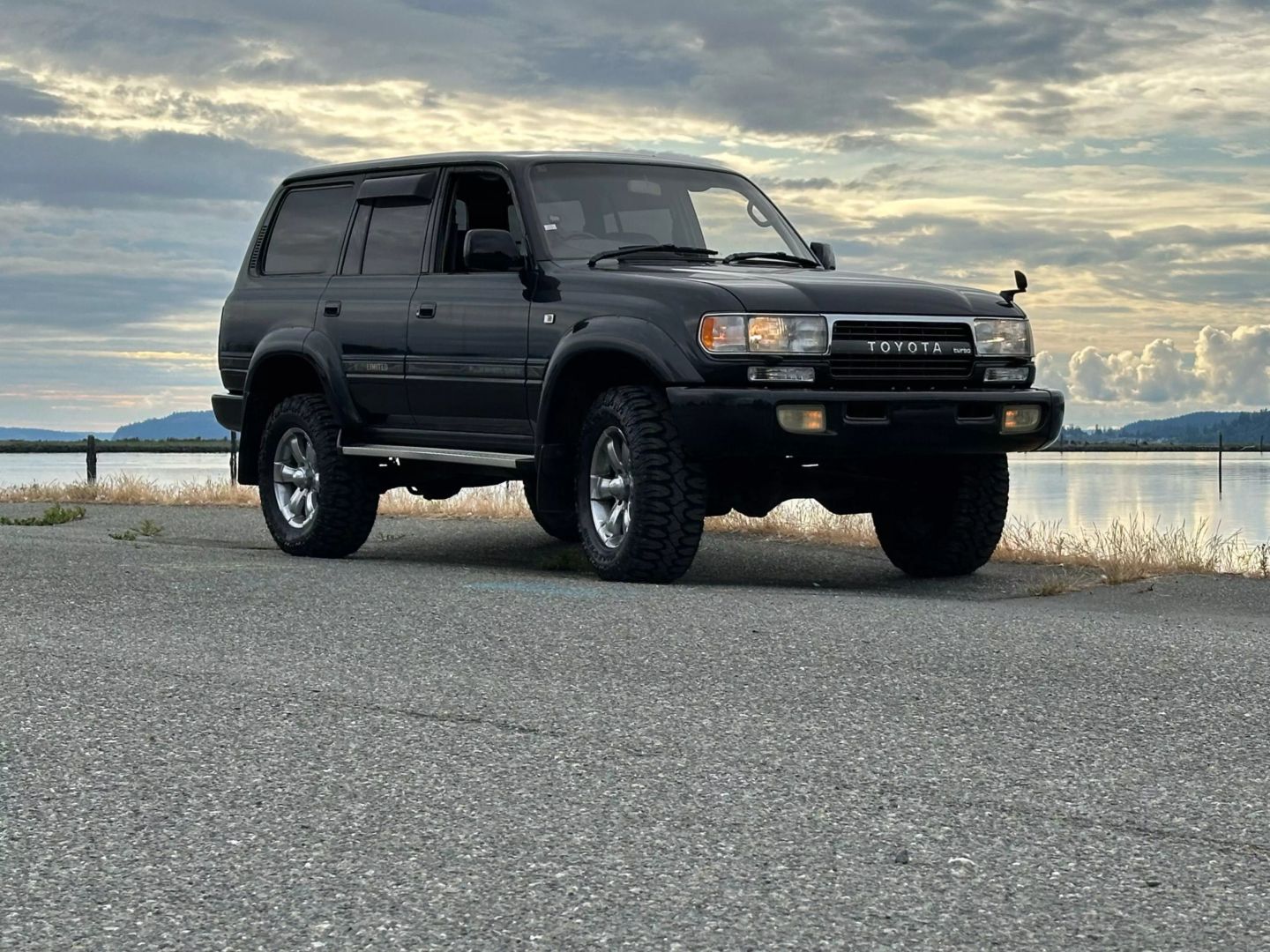 toyota-land-cruiser-80-series-for-sale-08