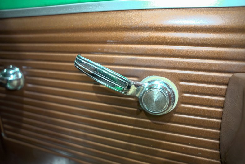 1969-chevrolet-suburban-c-10 (14)
