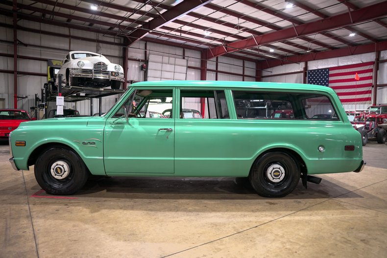 1969-chevrolet-suburban-c-10