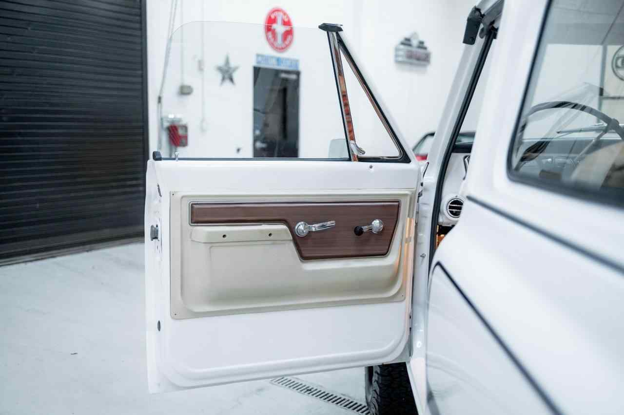 1972-chevrolet-k5-blazer-cst-highlander-for-sale-marietta-ga-50