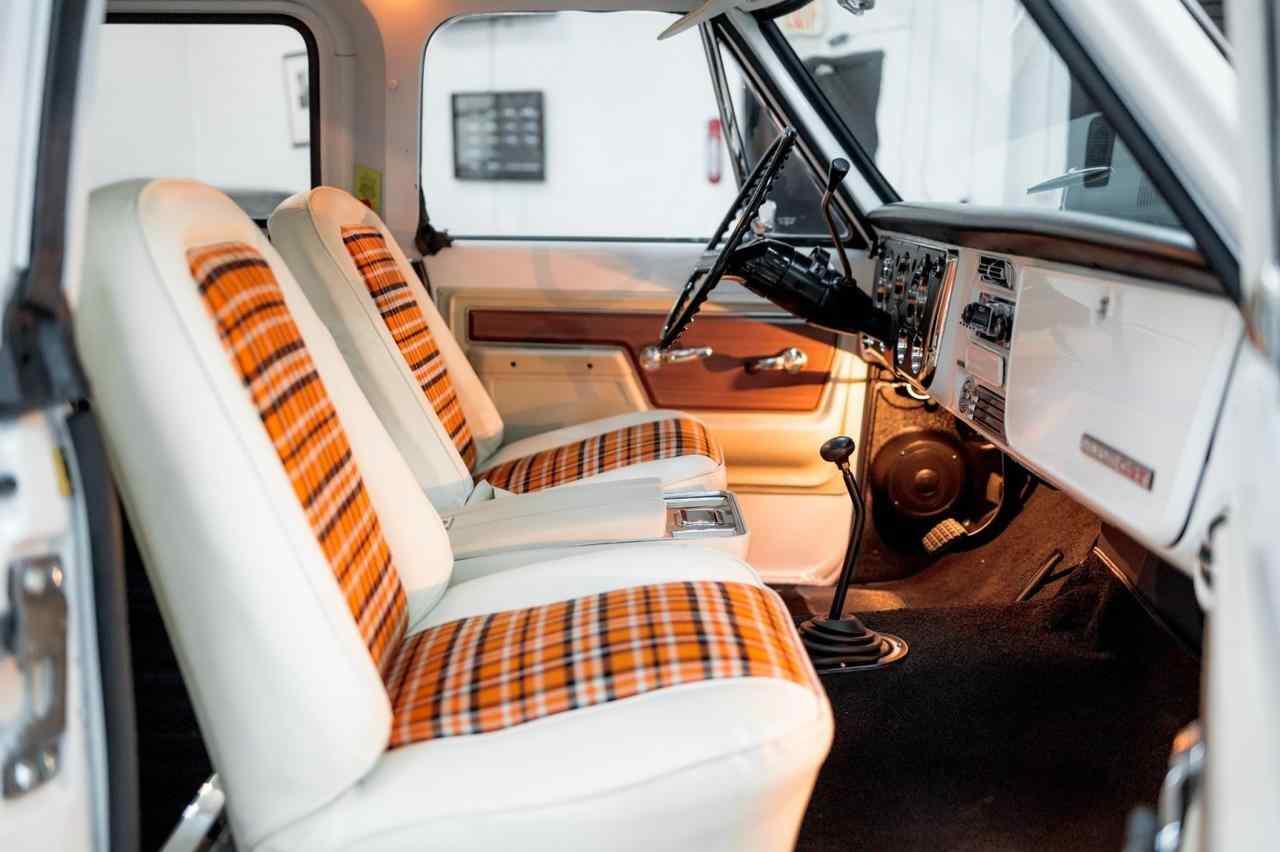 1972-chevrolet-k5-blazer-cst-highlander-for-sale-marietta-ga-71
