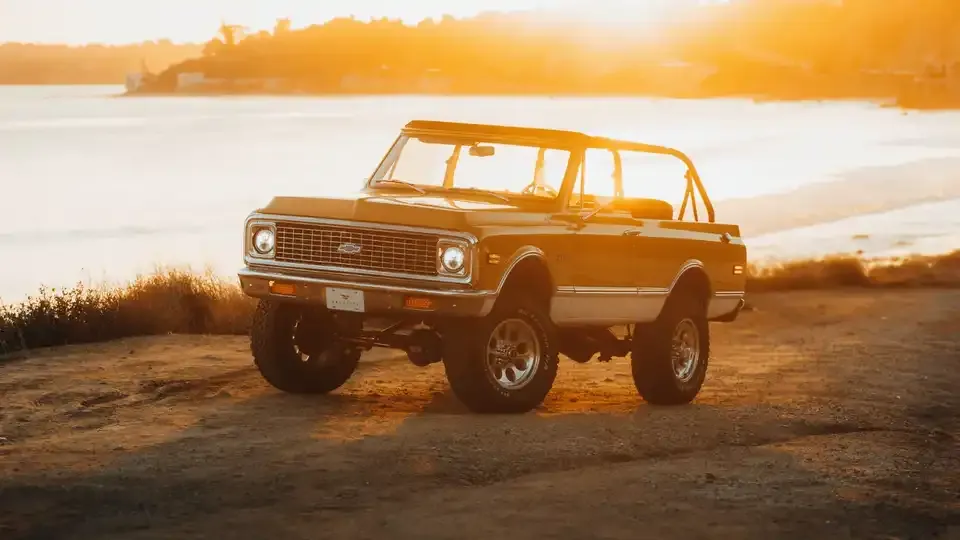 1972-chevrolet-k5-blazer-for-sale-velocity-restorations-30