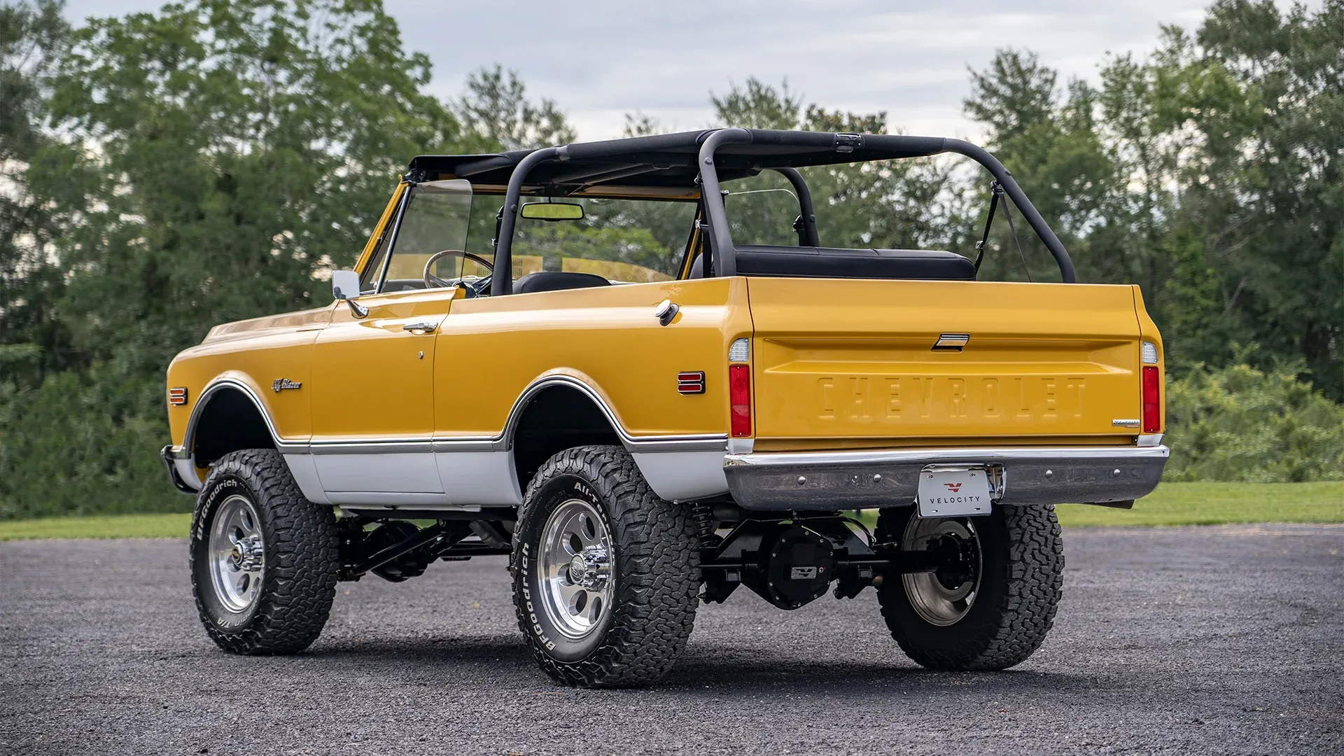 1972-chevrolet-k5-blazer-for-sale-velocity-restorations-35
