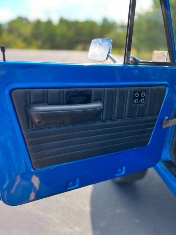 1974-ford-bronco-restored-for-sale (15)