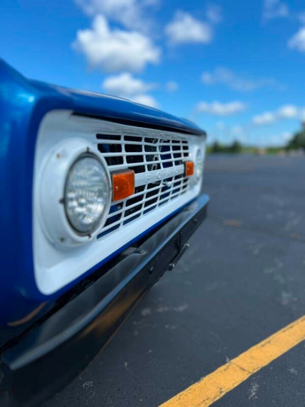1974-ford-bronco-restored-for-sale (40)