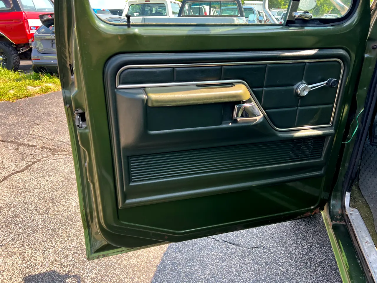 1975-ford-f250-camper-special-for-sale-08