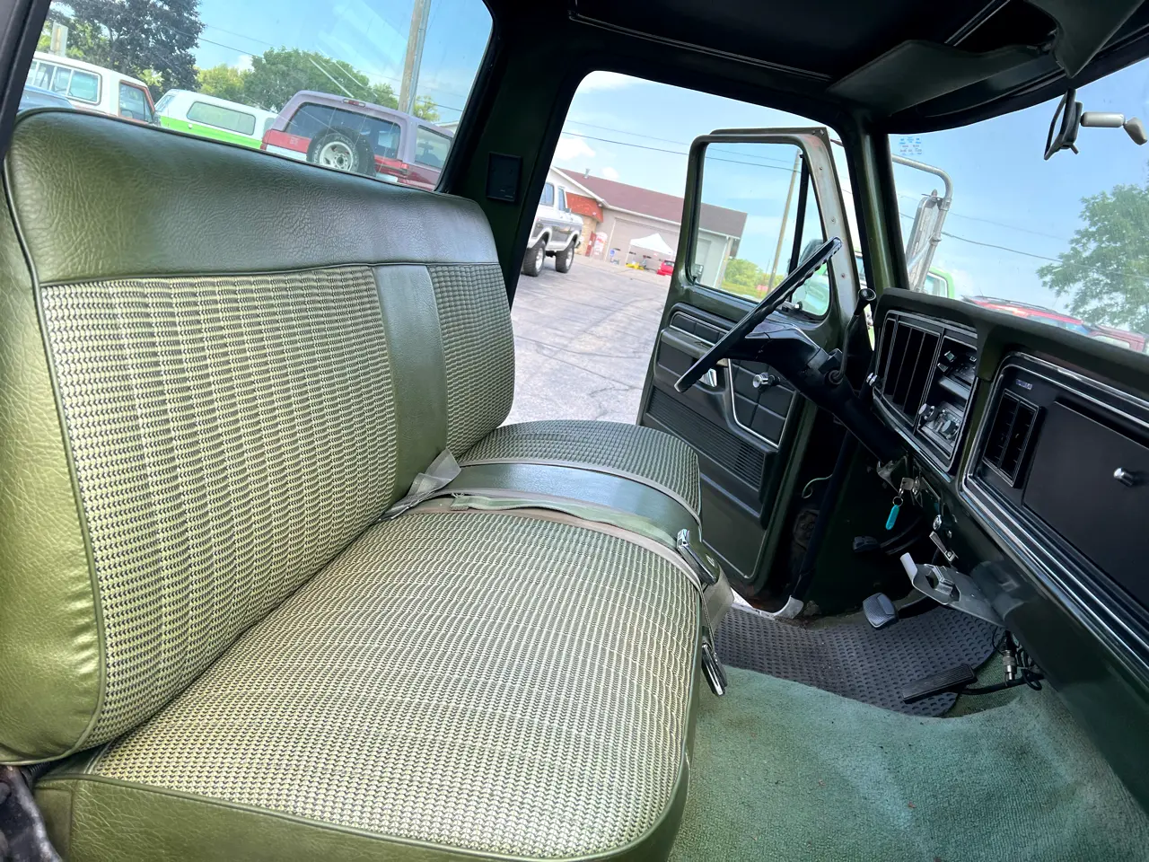 1975-ford-f250-camper-special-for-sale-11