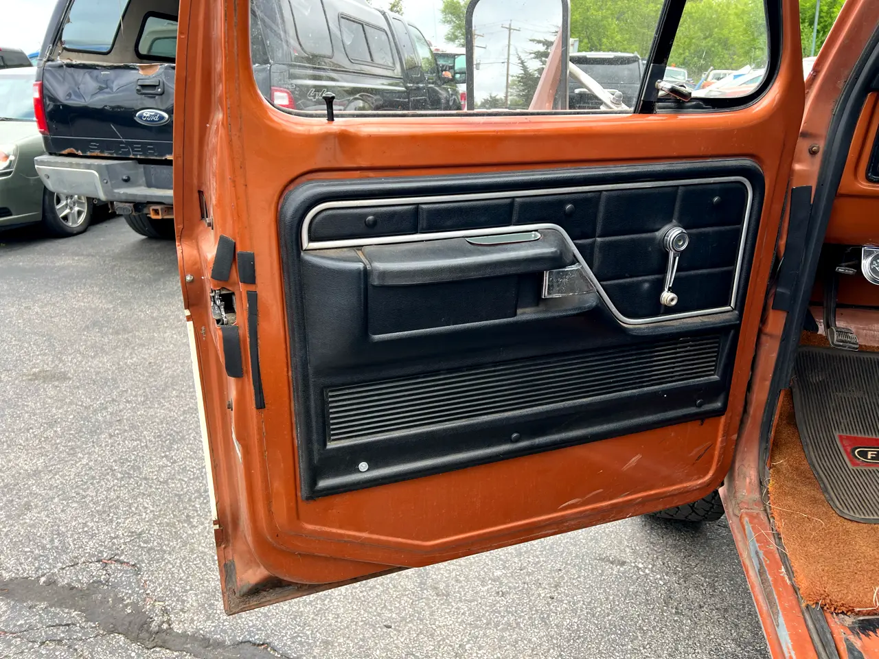 1976-Ford-F150-Ranger-XLT-4WD-for-sale-in-Trevor-WI-08