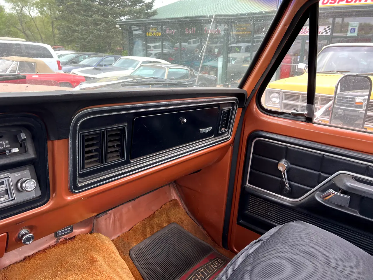 1976-Ford-F150-Ranger-XLT-4WD-for-sale-in-Trevor-WI-09