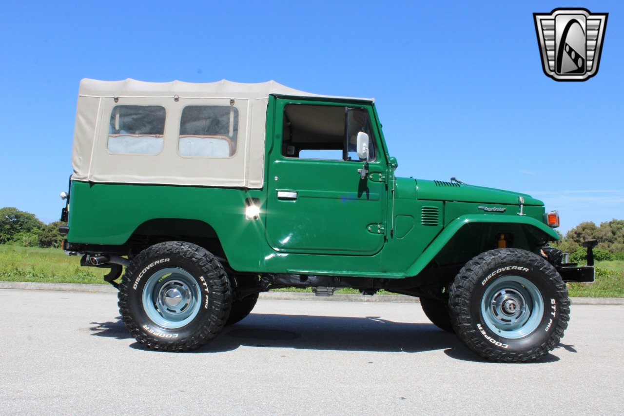 1976-toyota-land-cruiser-fj43 (100)