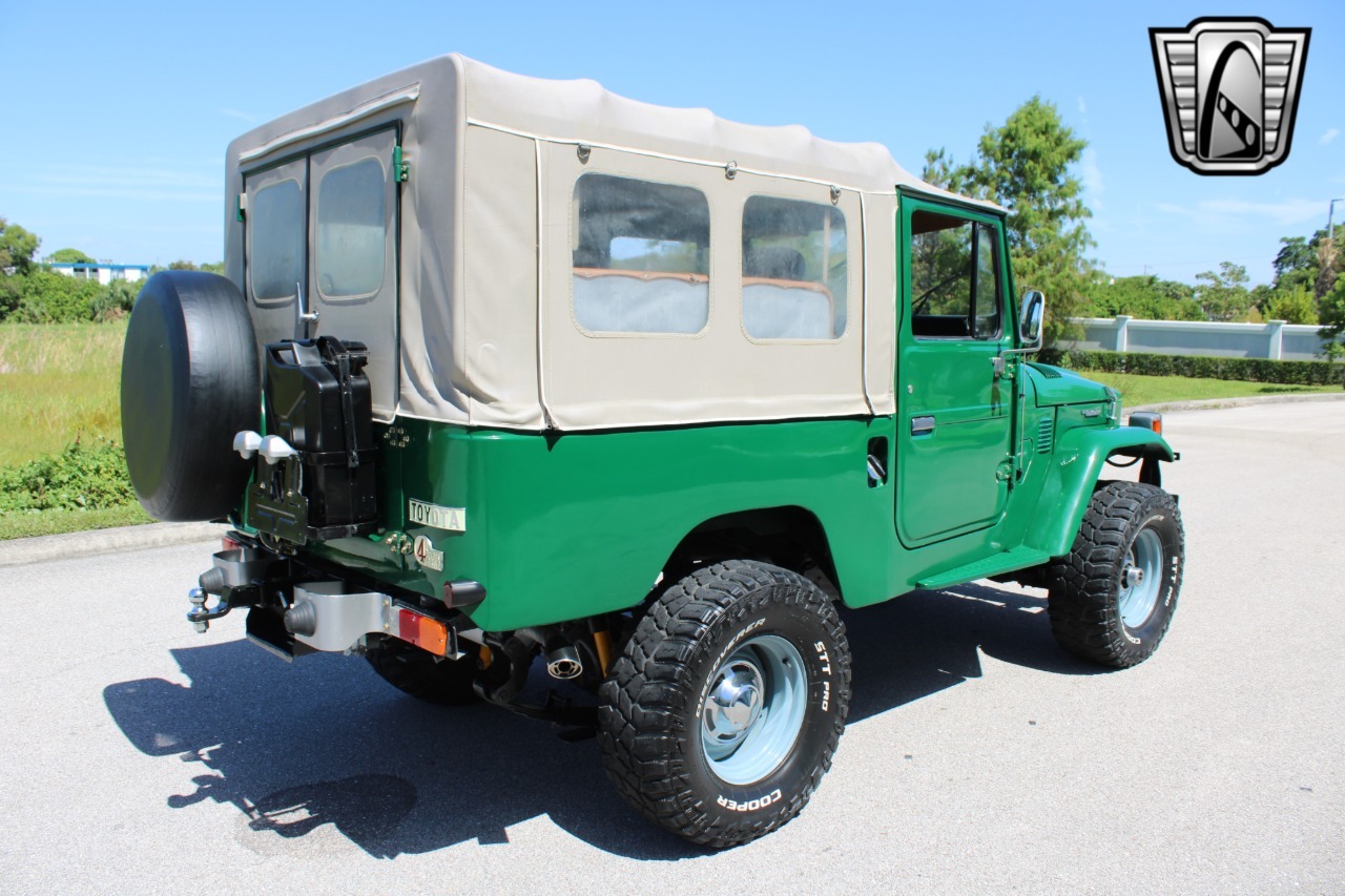 1976-toyota-land-cruiser-fj43 (101)