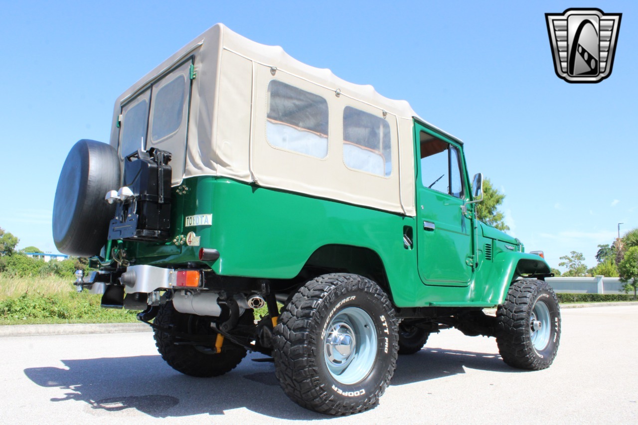 1976-toyota-land-cruiser-fj43 (102)